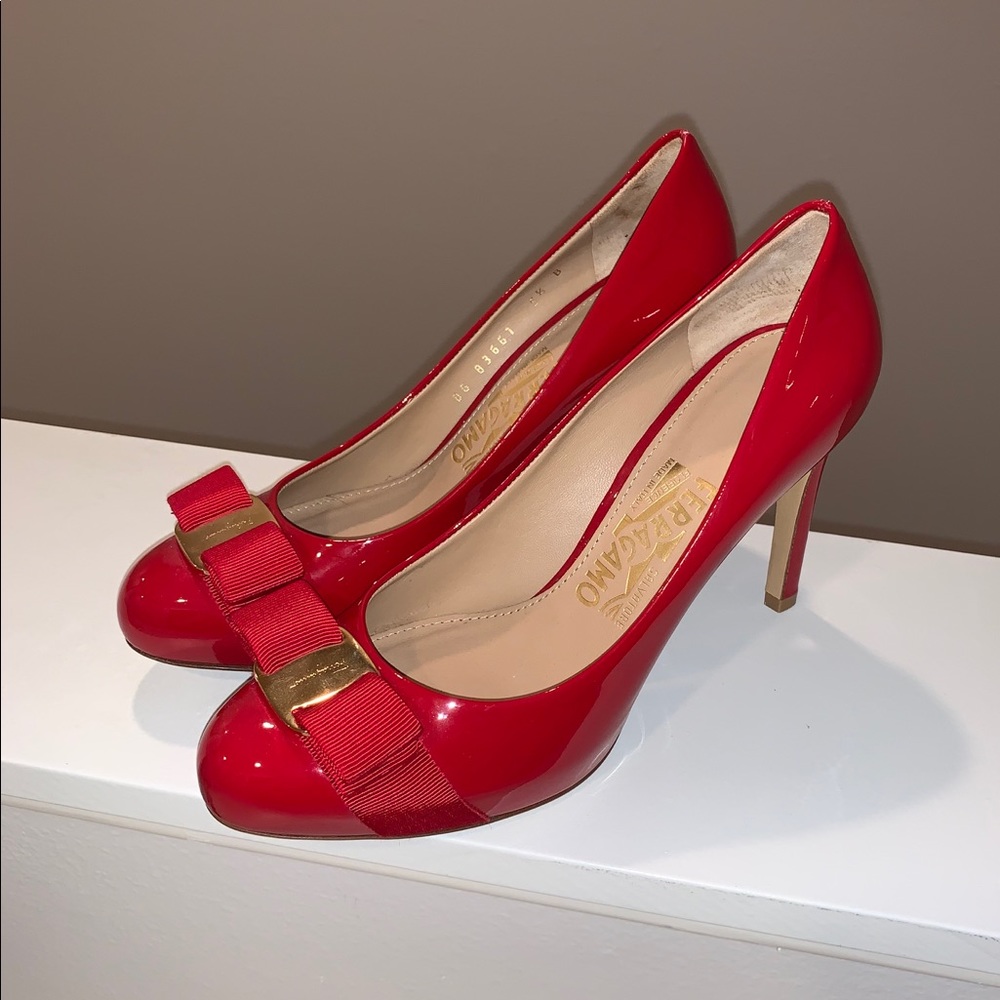 Ferragamo 4” Pimpa Patent Leather Bow Pumps 5.5B